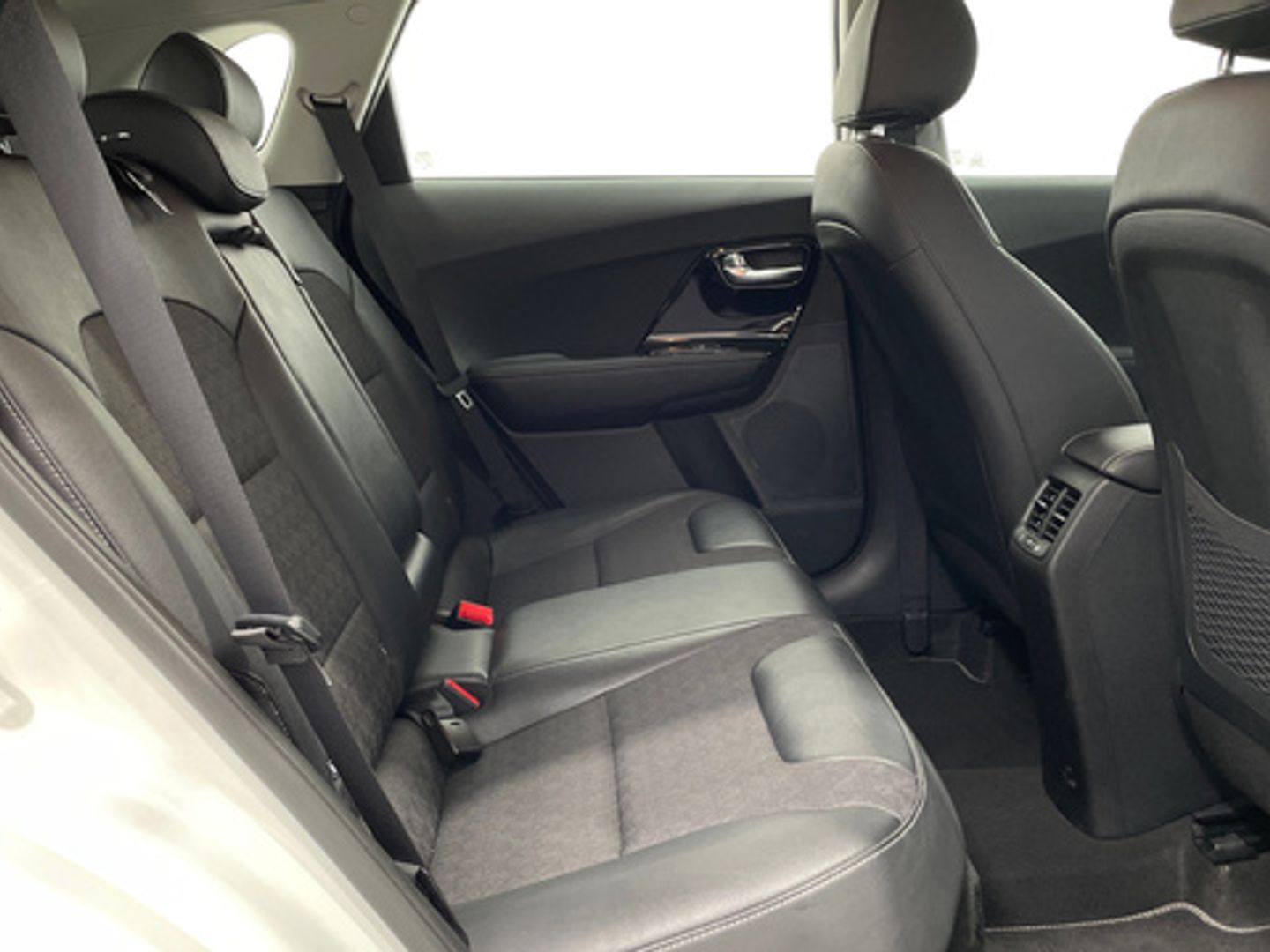 Kia Niro 1.6 GDi HEV Híbrido Drive 104 kW (141 CV)