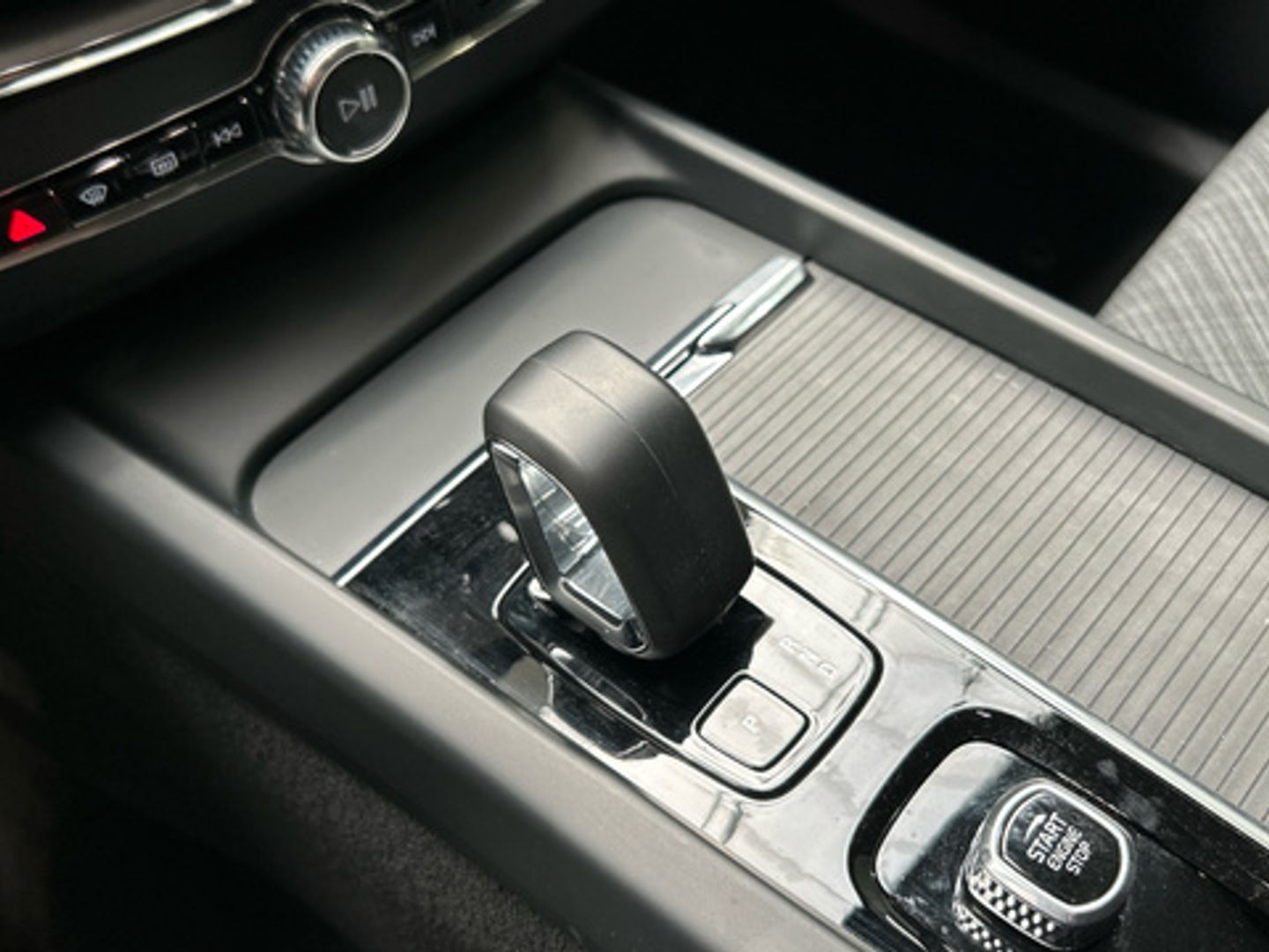 Volvo XC60 B4 D Core Auto 145 kW (197 CV)
