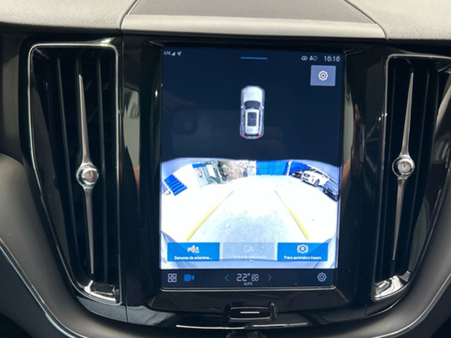 Volvo XC60 B4 D Core Auto 145 kW (197 CV)