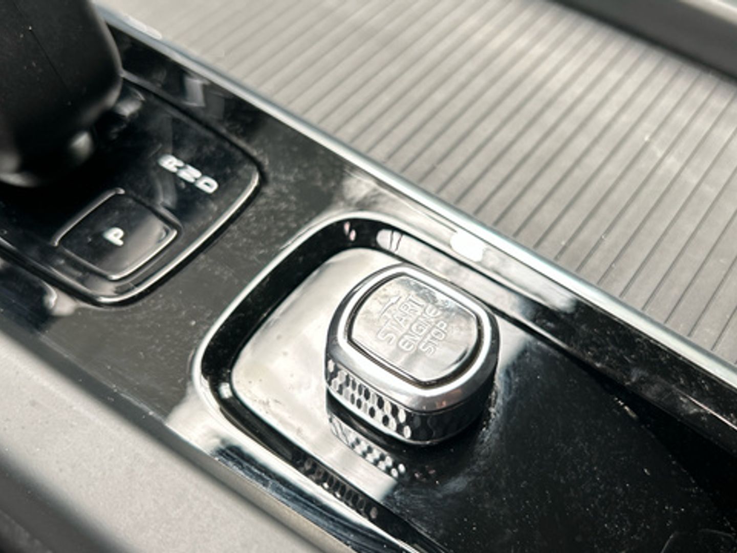 Volvo XC60 B4 D Core Auto 145 kW (197 CV)