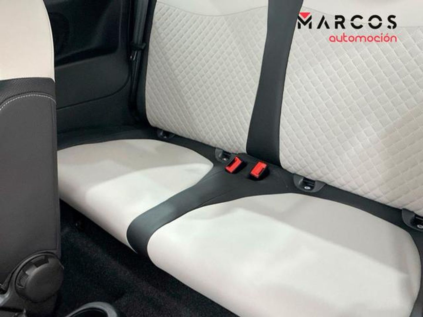 Fiat 500 1.0 Hybrid Dolcevita 51 kW (70 CV)