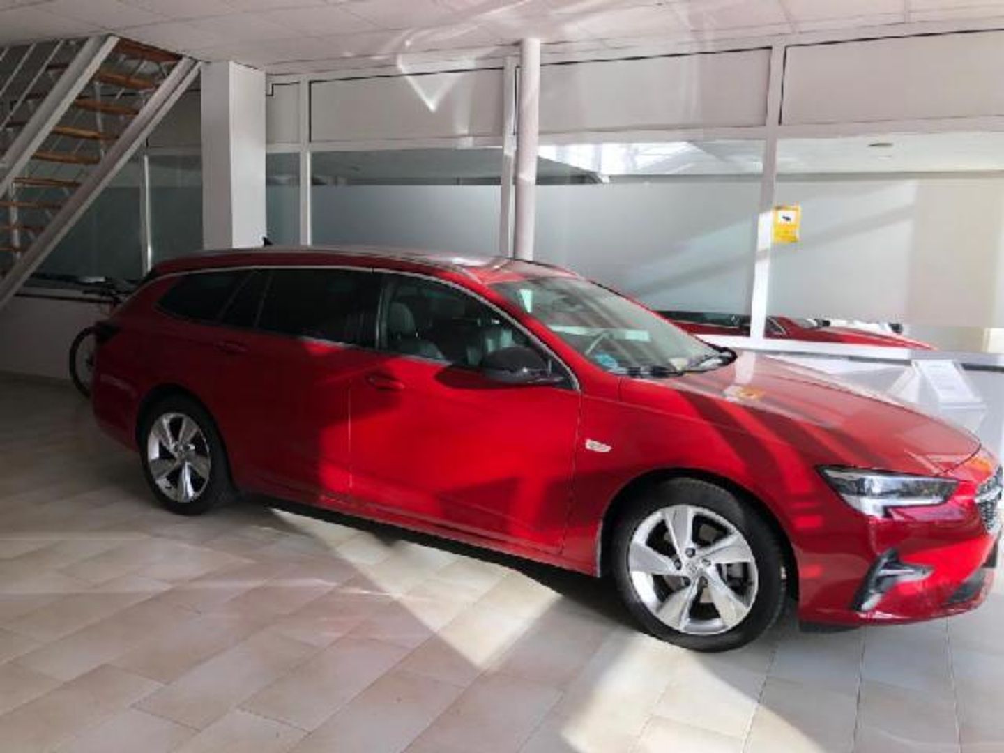 Opel Insignia Sports Tourer 1.5 D GS Line 90 kW (122 CV) Rojo Familiar