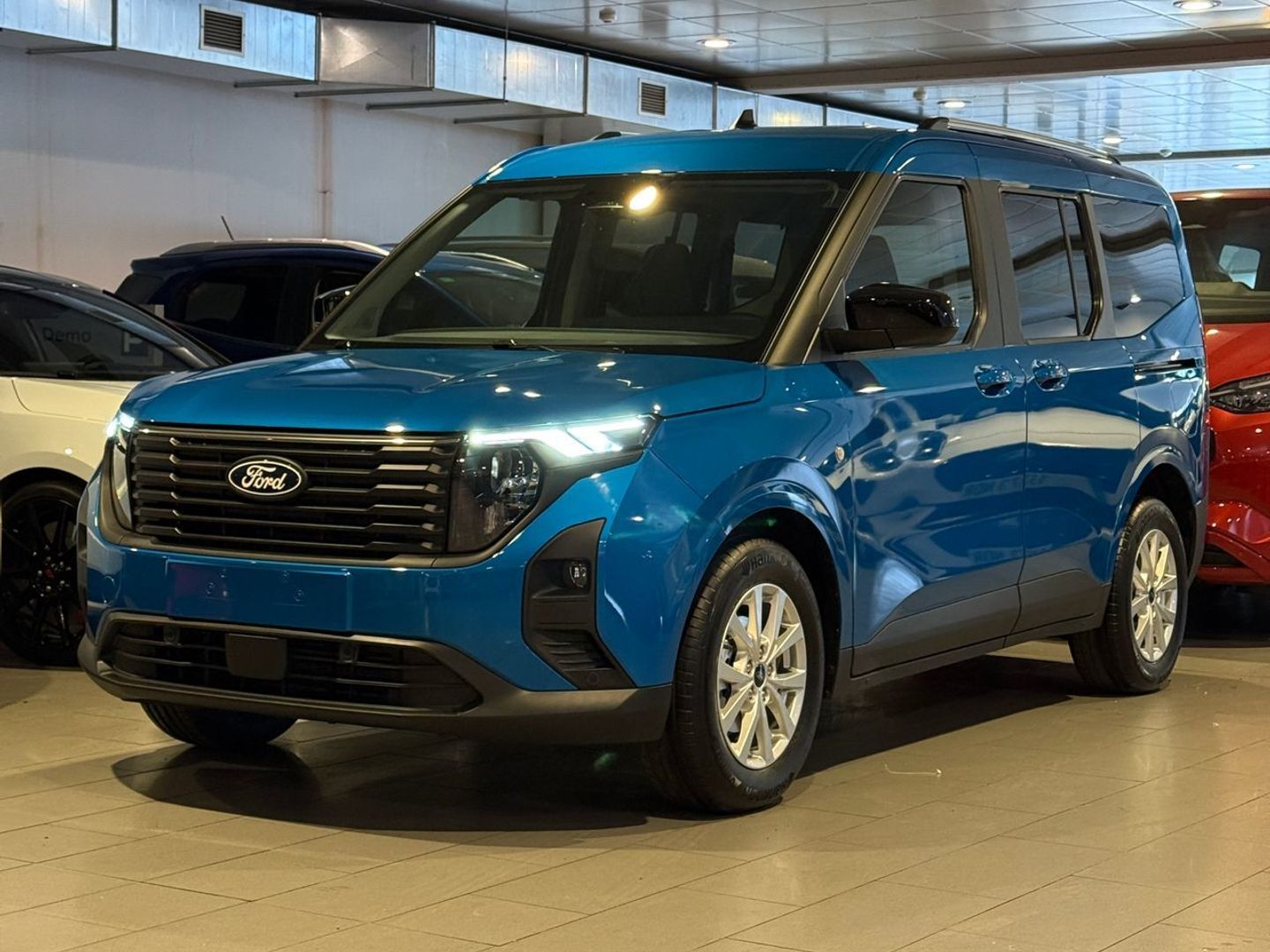 Ford Tourneo Courier 1.0 EcoBoost Titanium 92 kW (125 CV) Azul Minivan