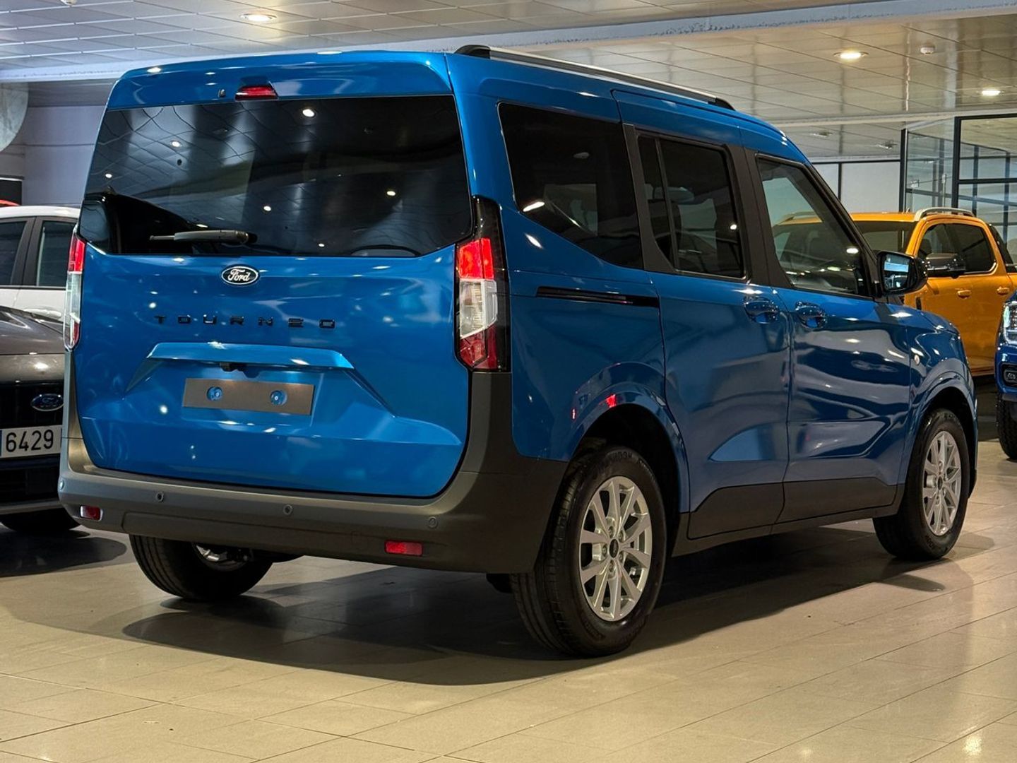 Ford Tourneo Courier 1.0 EcoBoost Titanium 92 kW (125 CV)
