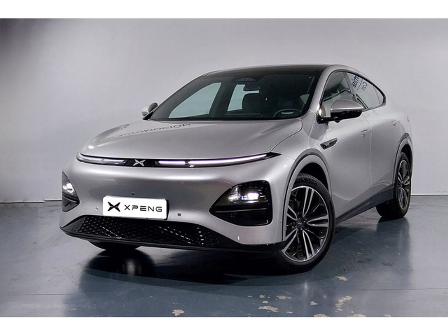 Xpeng G6 Performance AWD 350 kW (476 CV) Gris Plata All Terrain / Pick-up