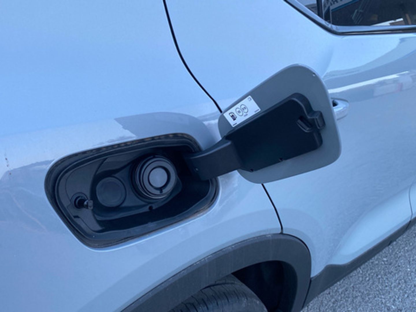 Volvo XC40 B3 G Plus Dark Auto 120 kW (163 CV)