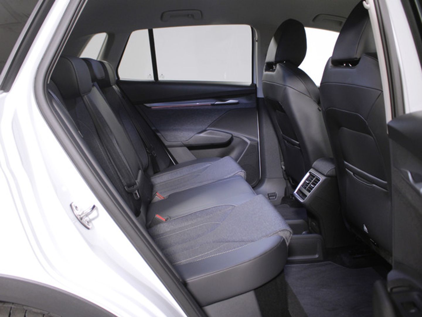 Skoda Elroq 60 63 kWh 150 kW (204 CV)