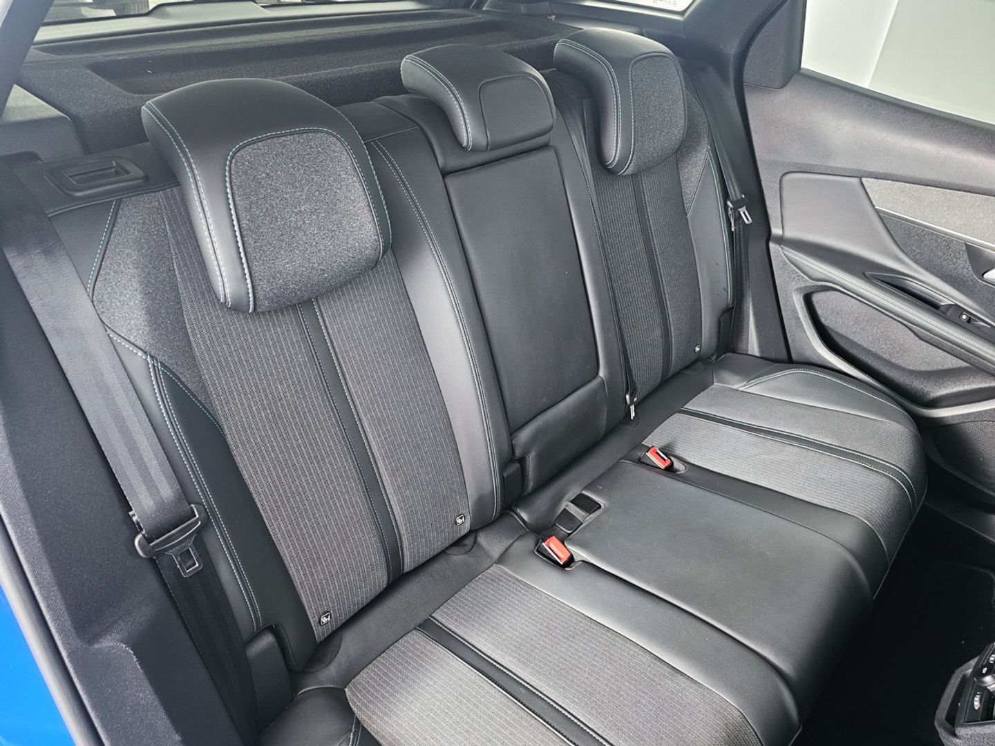 Peugeot 3008 BlueHDi 130 S&S Allure Pack EAT8 96 kW (130 CV)
