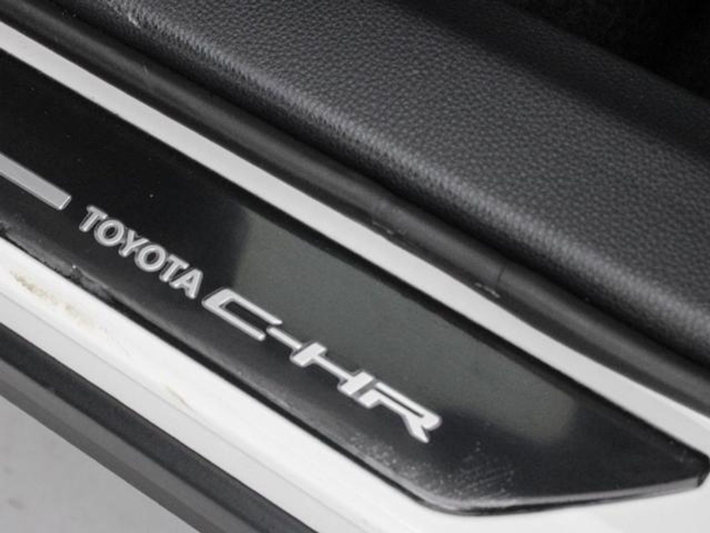 Toyota C-HR 140H Advance 103 kW (140 CV)