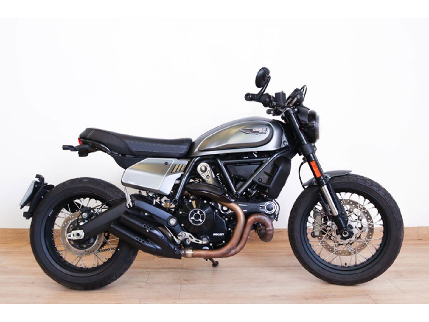 Ducati Scrambler Nightshift Negro Motorcycle