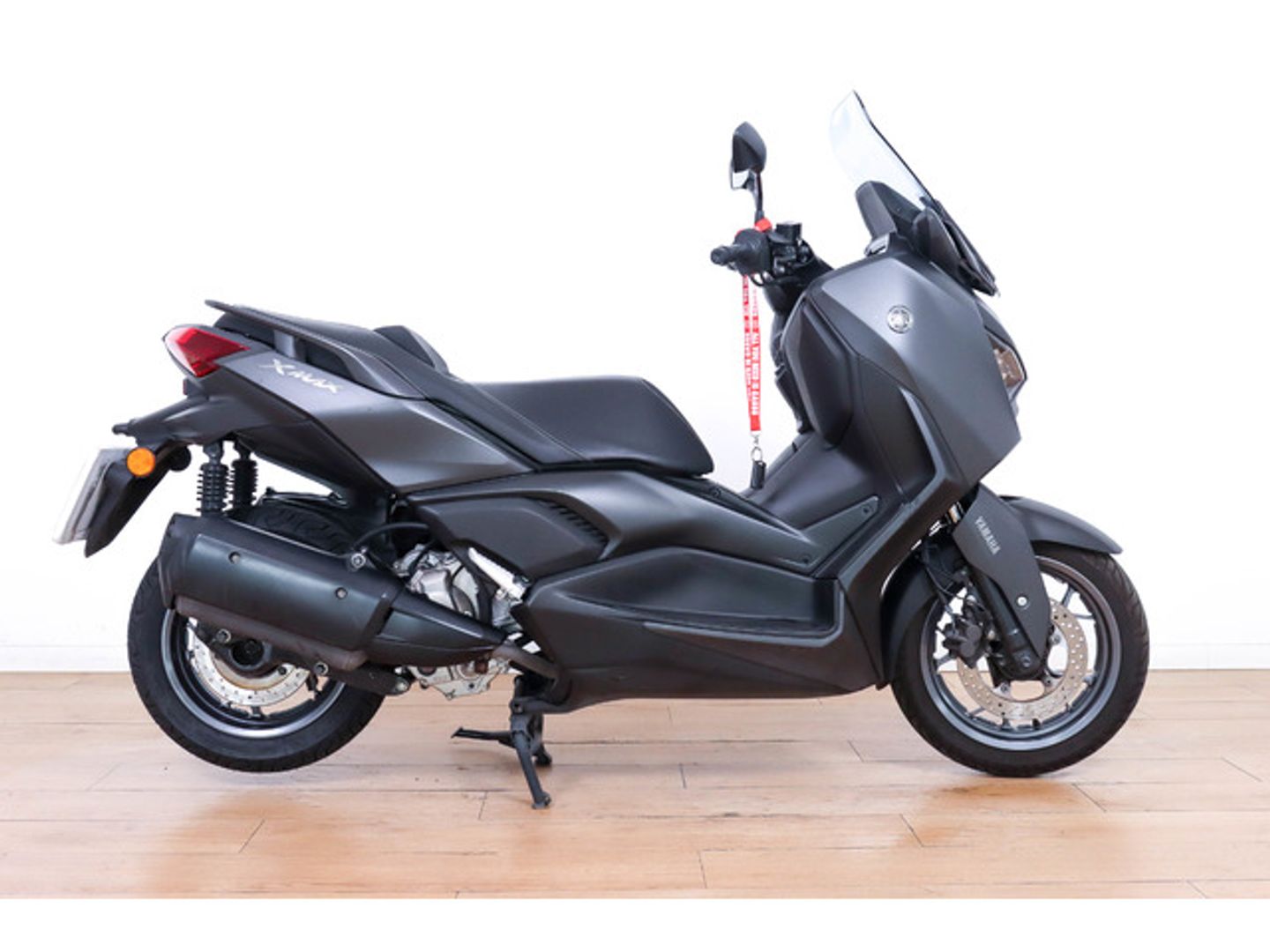 Yamaha XMAX 300 Gris Motorcycle