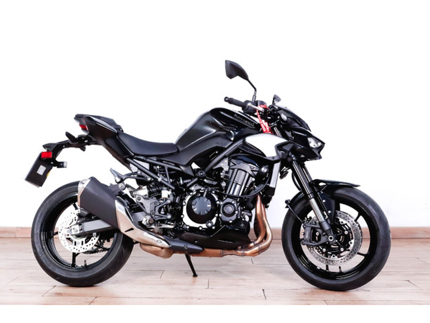 Kawasaki Z900 Negro Motorcycle