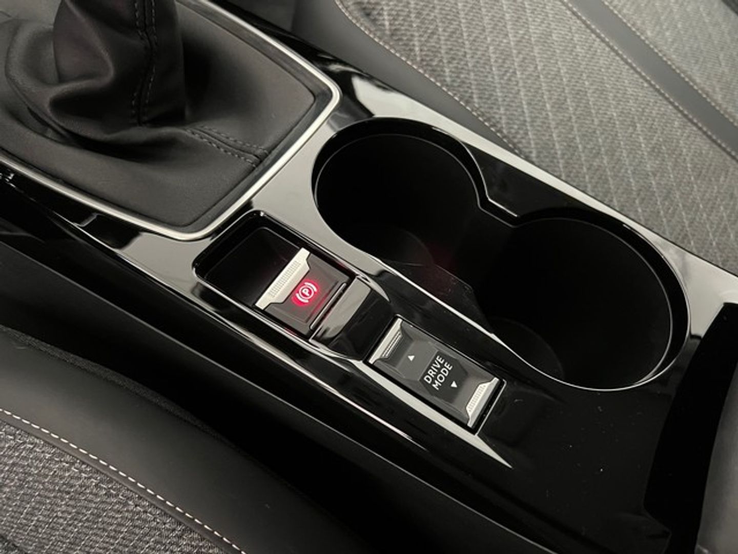 Peugeot 208 PureTech 100 Allure 75 kW (100 CV)