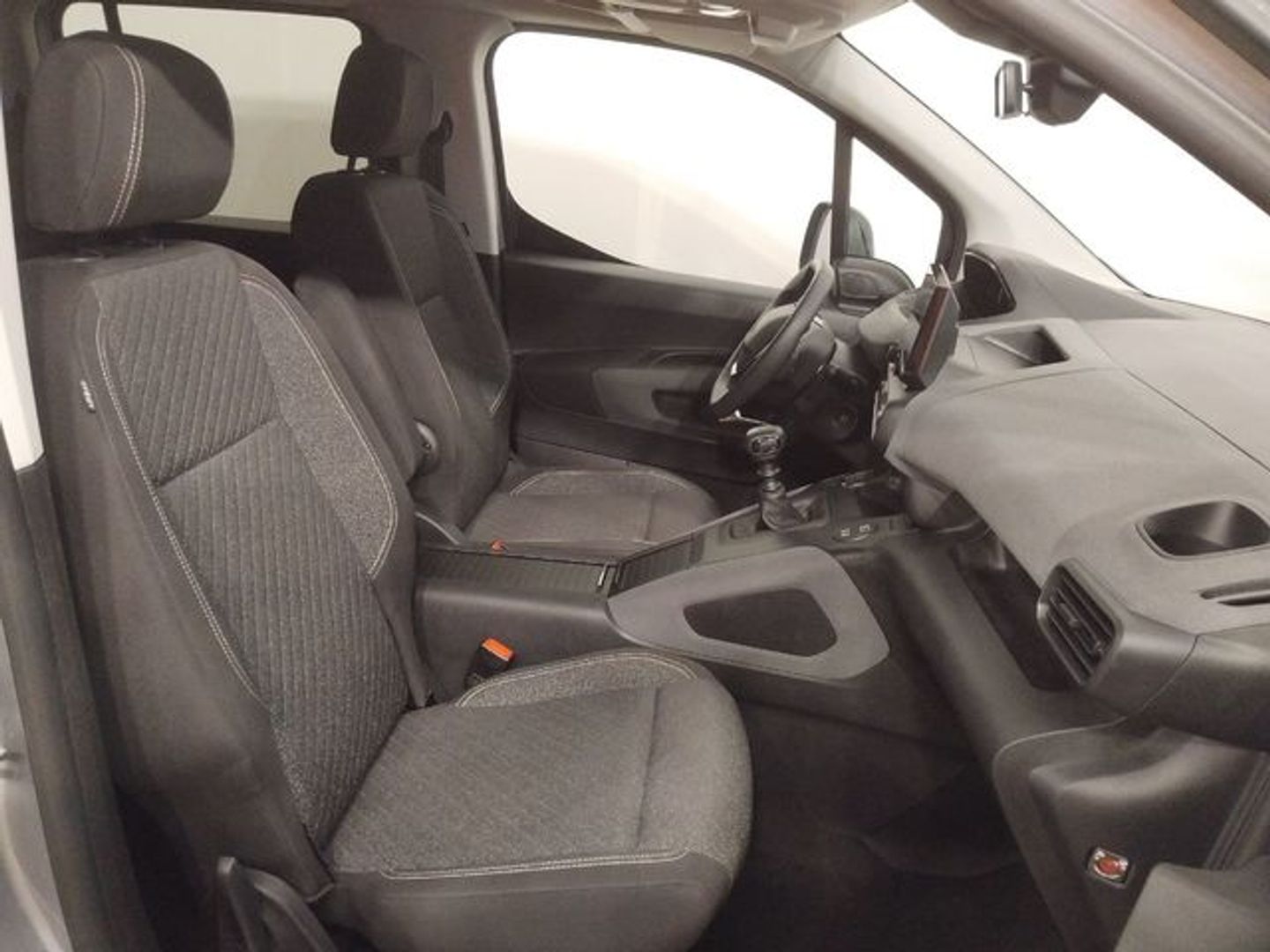Peugeot Rifter BlueHDi 100 Allure Business Standard 73 kW (100 CV)