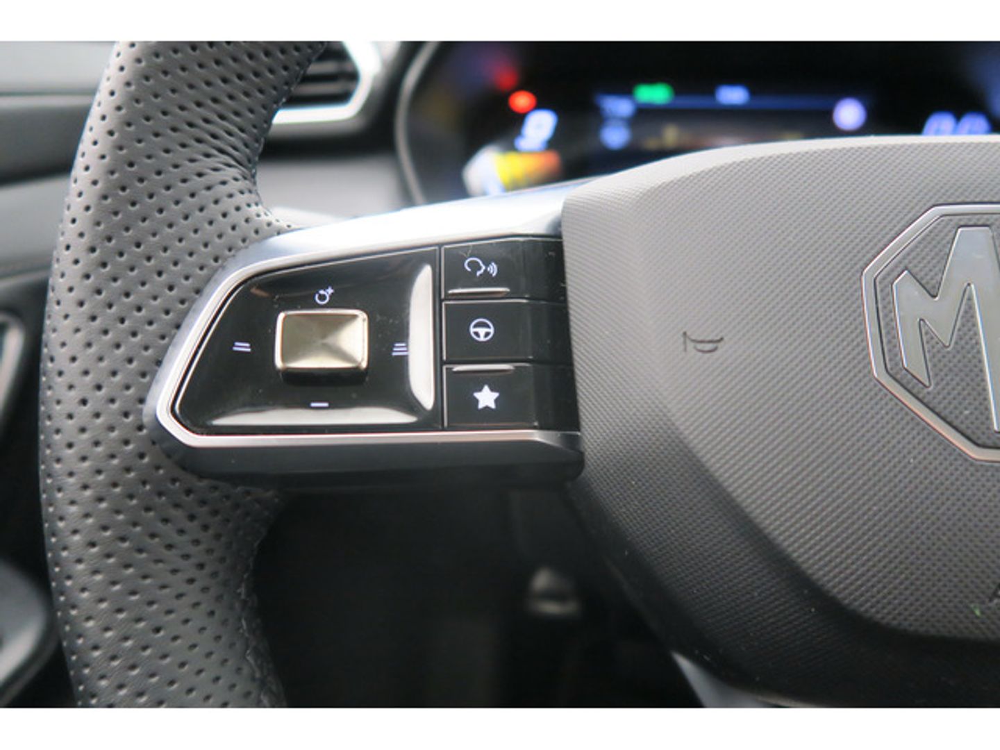 MG ZS 1.5 Hybrid Luxury 145 kW (197 CV)