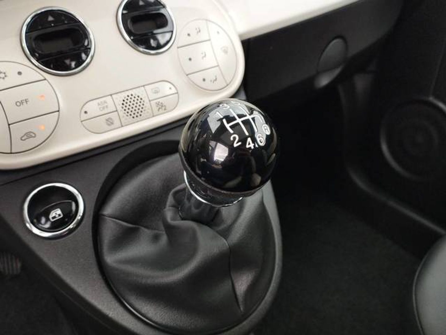 Fiat 500 1.0 Hybrid Dolcevita 51 kW (70 CV)