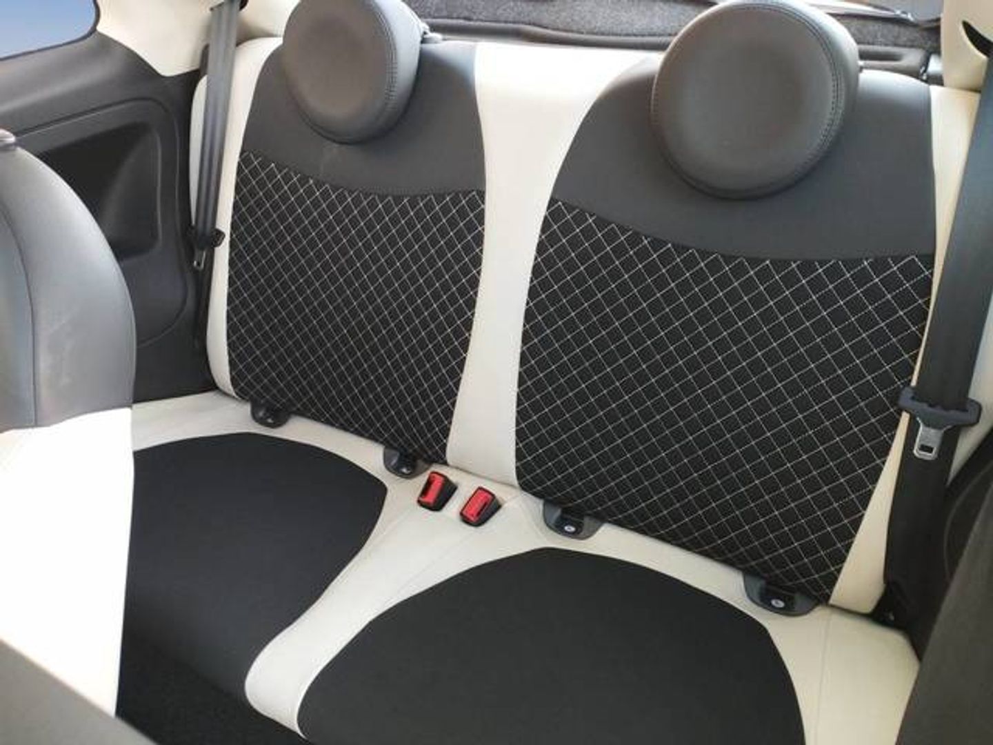 Fiat 500 1.0 Hybrid Dolcevita 51 kW (70 CV)