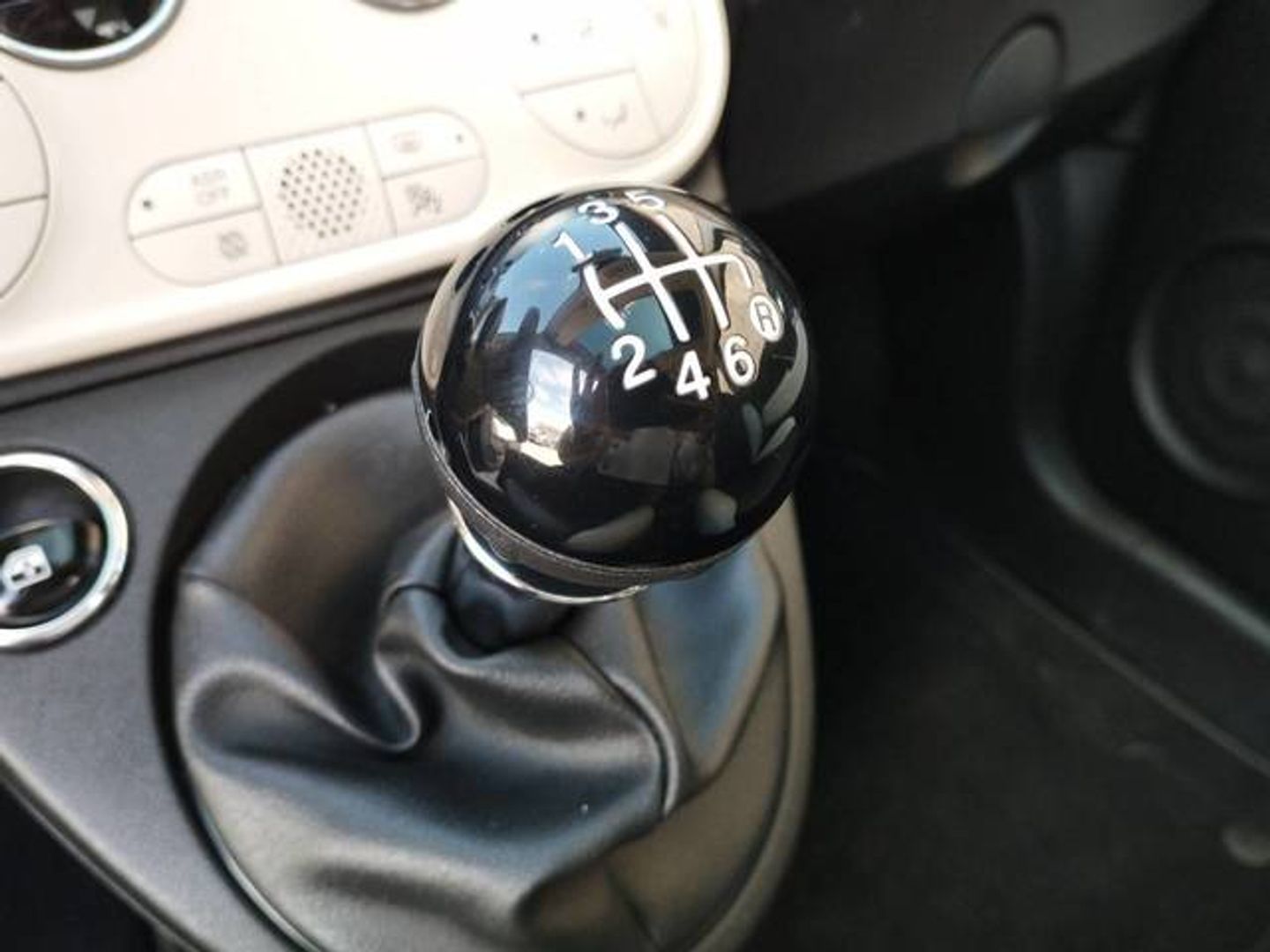 Fiat 500 1.0 Hybrid Dolcevita 51 kW (70 CV)