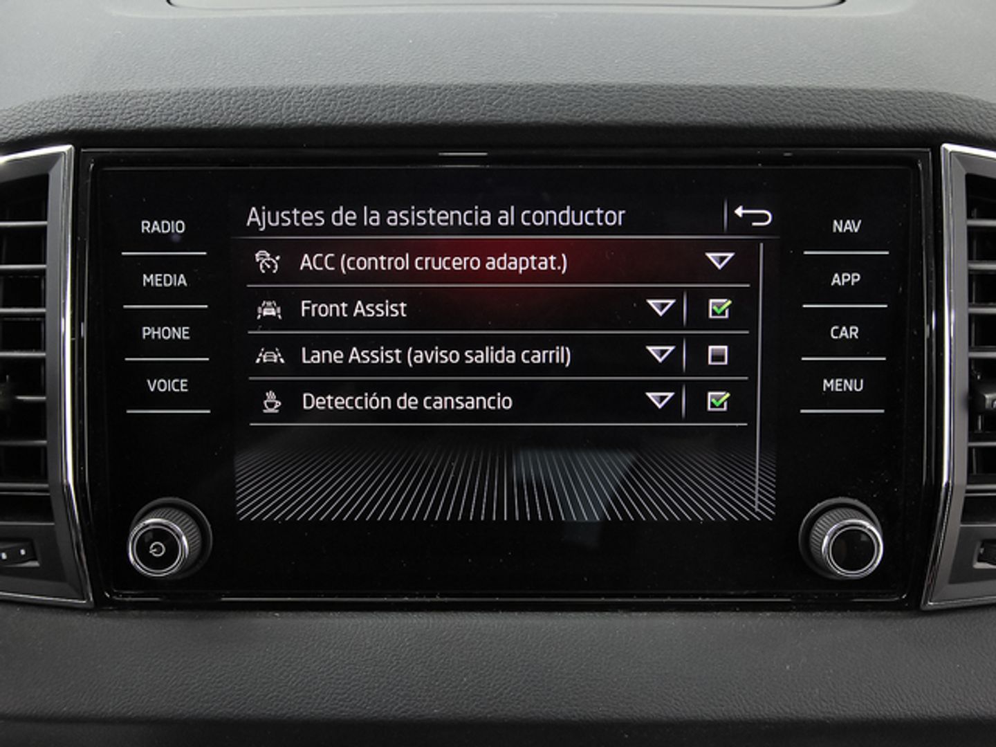 Skoda Karoq 1.5 TSI ACT Design DSG 110 kW (150 CV)