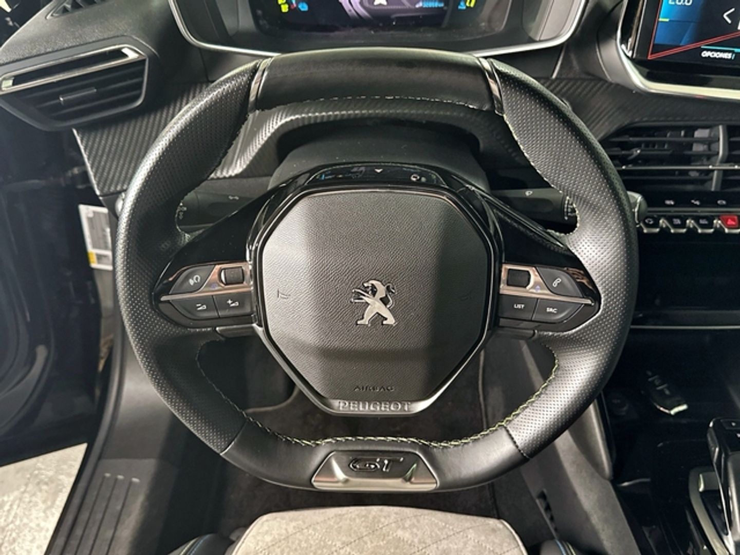 Peugeot e-2008 Eléctrico GT 100 kW (136 CV)