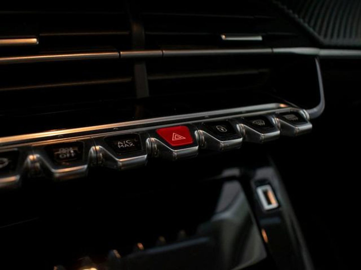 Peugeot 208 PureTech 100 Allure 75 kW (100 CV)
