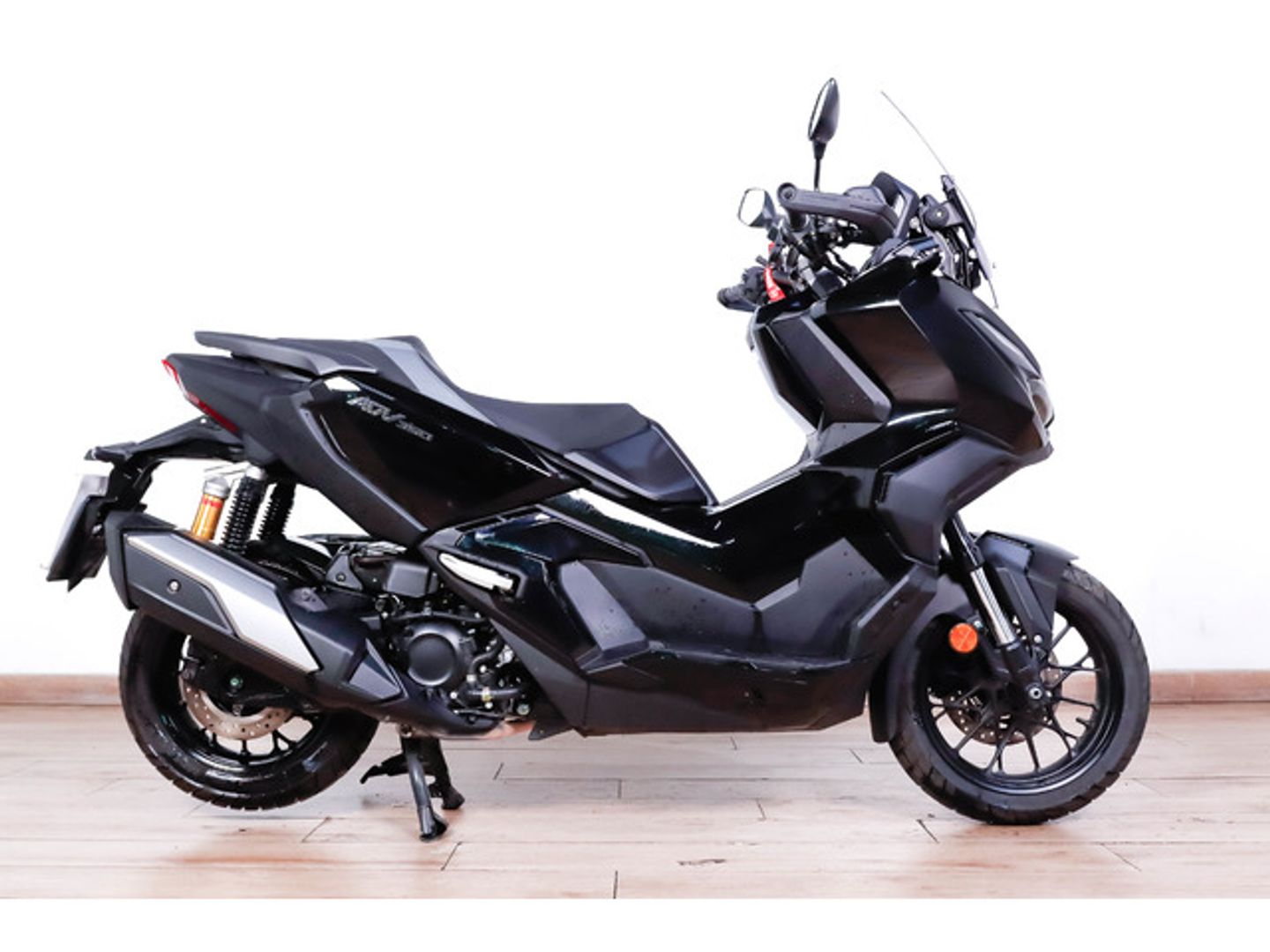 Honda ADV 350 Negro Motorcycle