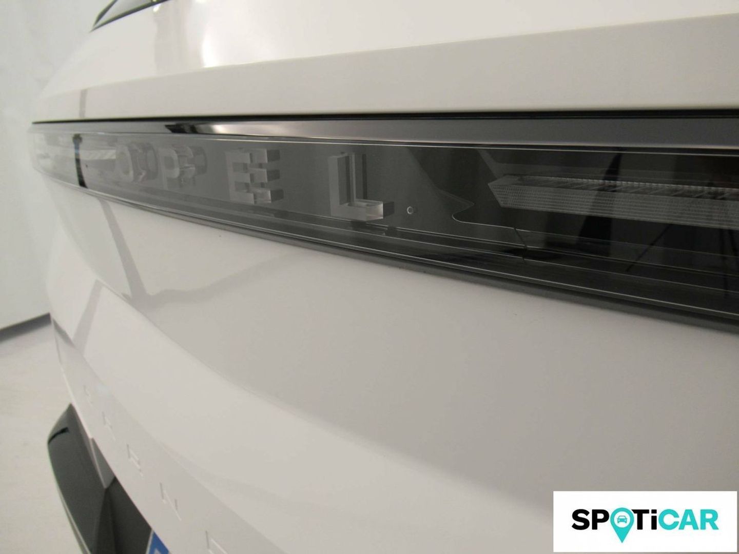Opel Crossland 1.2T XHT Hybrid GS eDCT6 100 kW (136 CV)