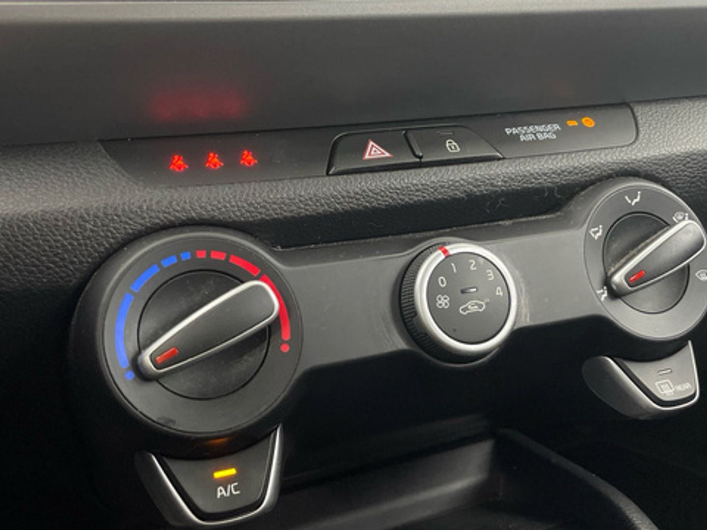 Kia Stonic 1.0 T-GDi MHEV iMT Concept 74 kW (100 CV)