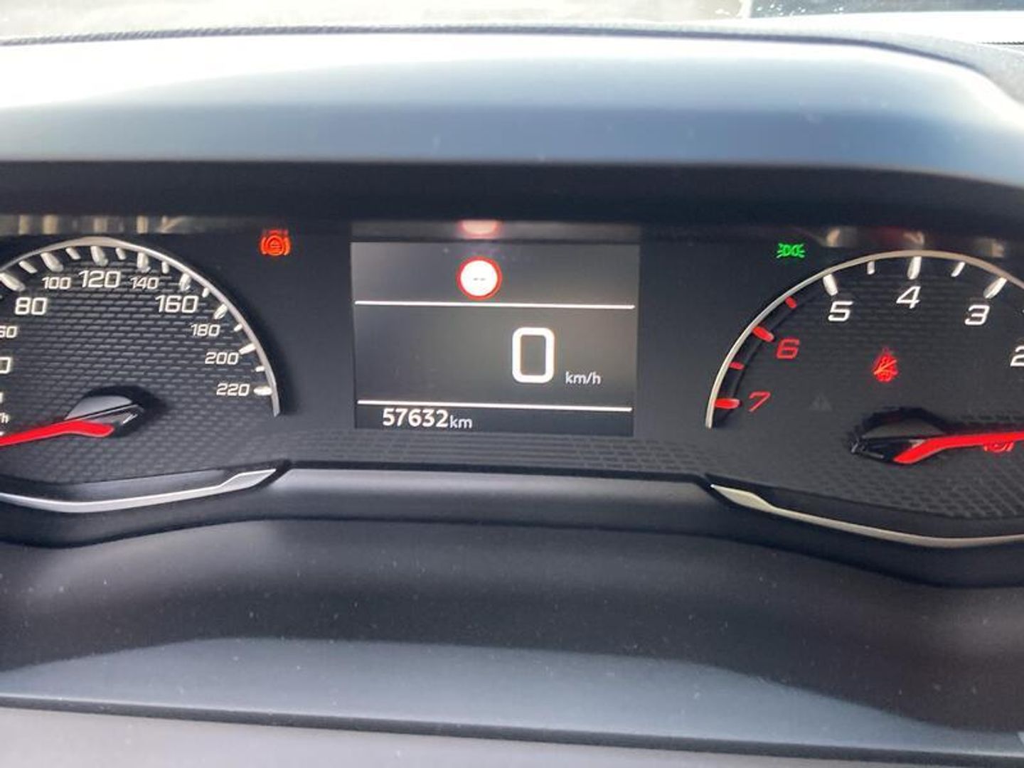 Peugeot 2008 BlueHDi 110 Allure Pack 81 kW (110 CV)