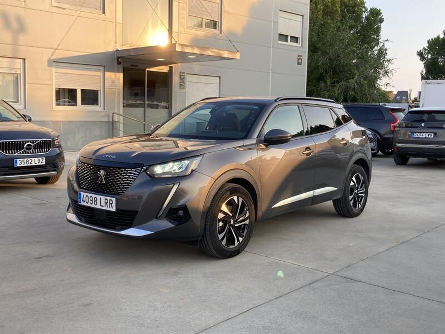 Peugeot 2008 PureTech 130 S&S Allure Pack EAT8 96 kW (130 CV) Gris SUV