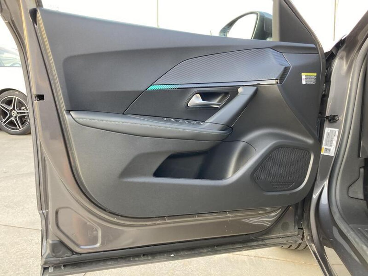 Peugeot 2008 PureTech 130 S&S Allure Pack EAT8 96 kW (130 CV)