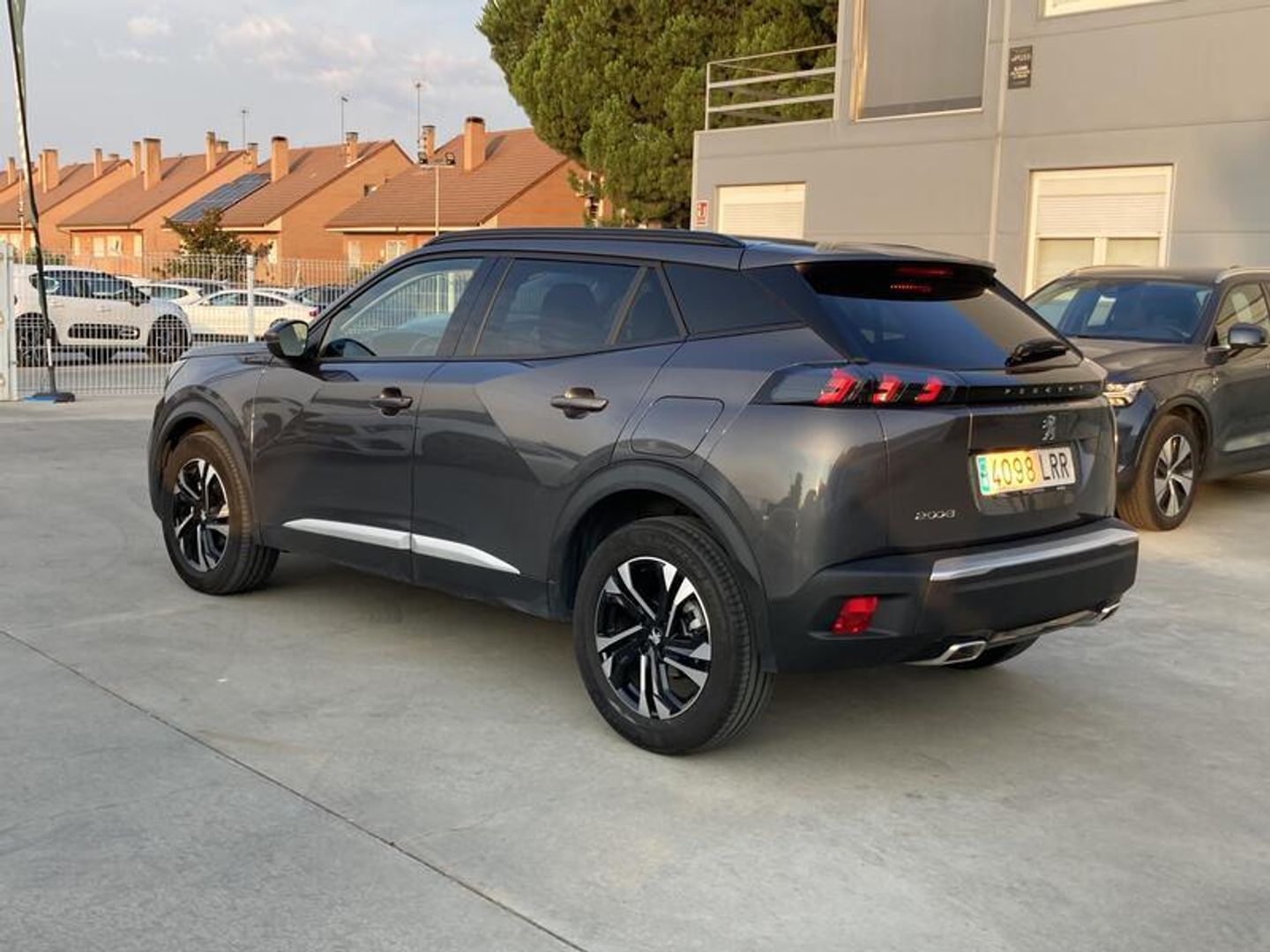 Peugeot 2008 PureTech 130 S&S Allure Pack EAT8 96 kW (130 CV)
