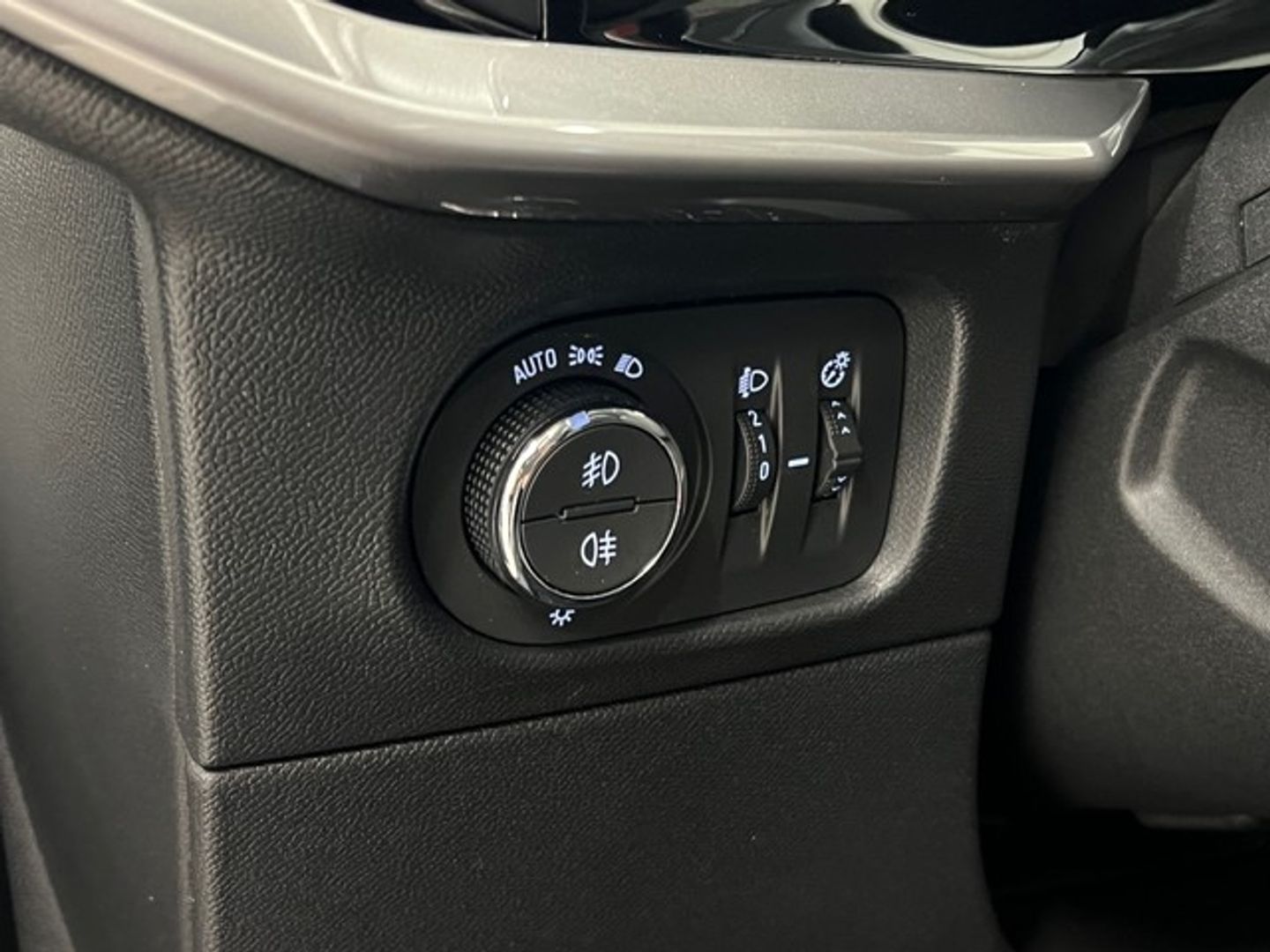 Opel Mokka-e BEV 50kWh Business Elegance-e 100 kW (136 CV)