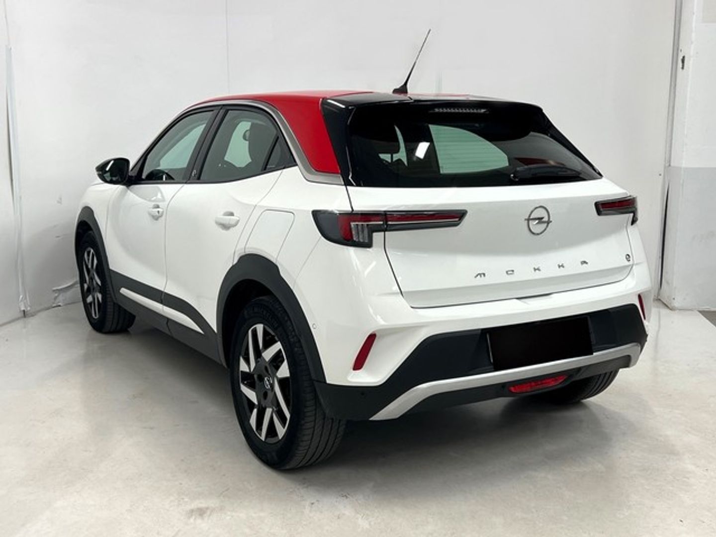 Opel Mokka-e BEV 50kWh Business Elegance-e 100 kW (136 CV)