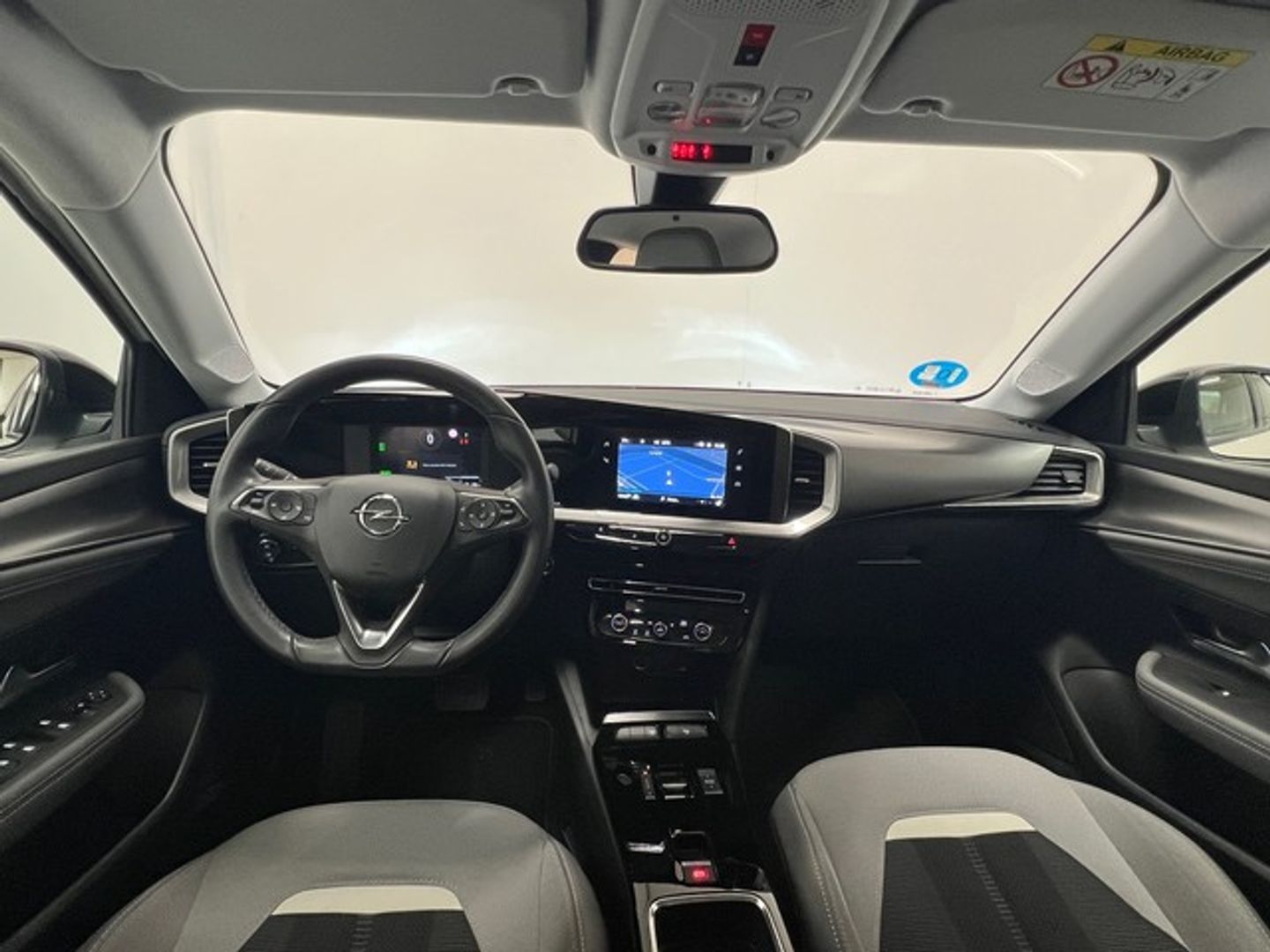 Opel Mokka-e BEV 50kWh Business Elegance-e 100 kW (136 CV)