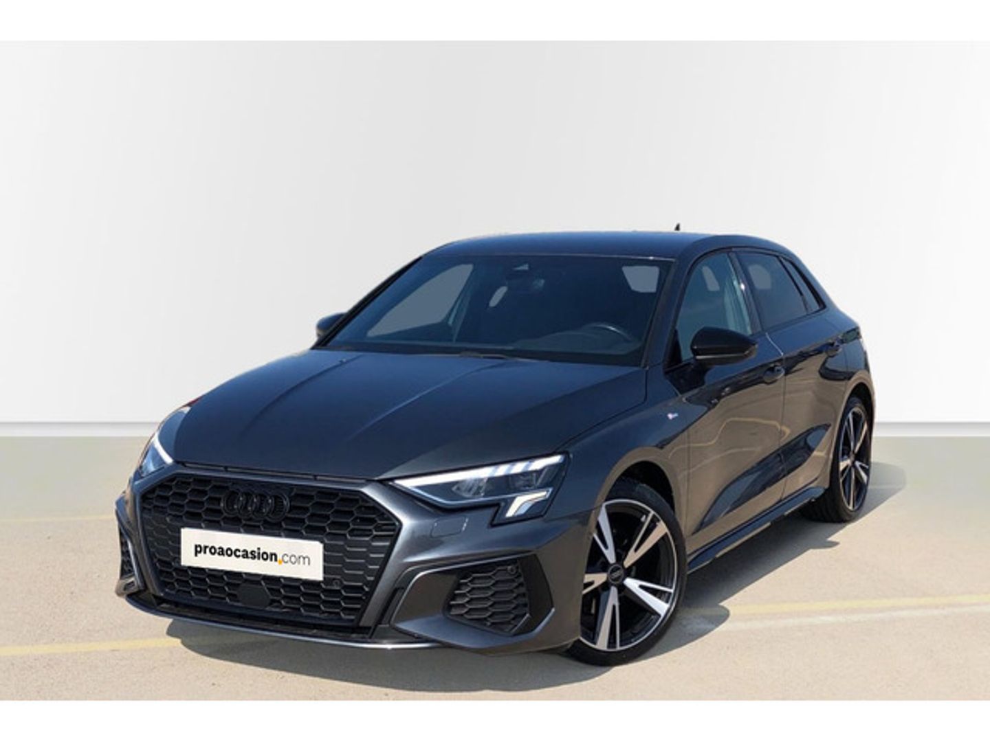 Audi A3 Sportback Black line edition 35 TFSI 110 kW (150 CV) S tronic Gris Sedan