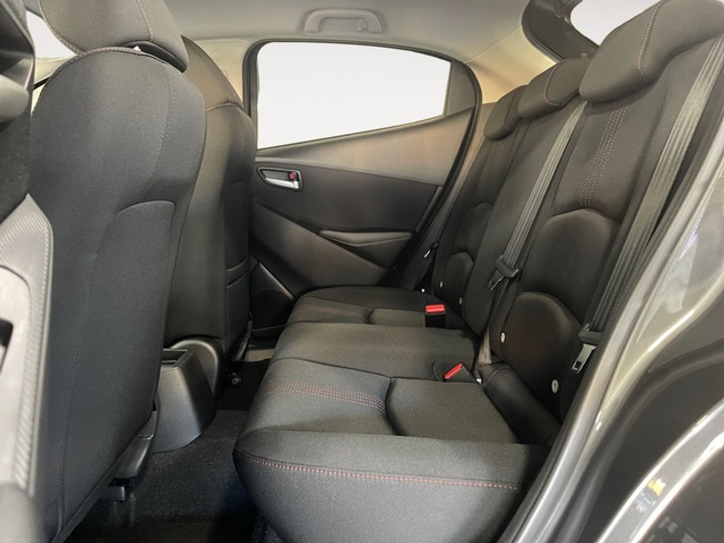 Mazda Mazda 2 1.5 G e-SKYACTIV Homura Aka 66 kW (90 CV)