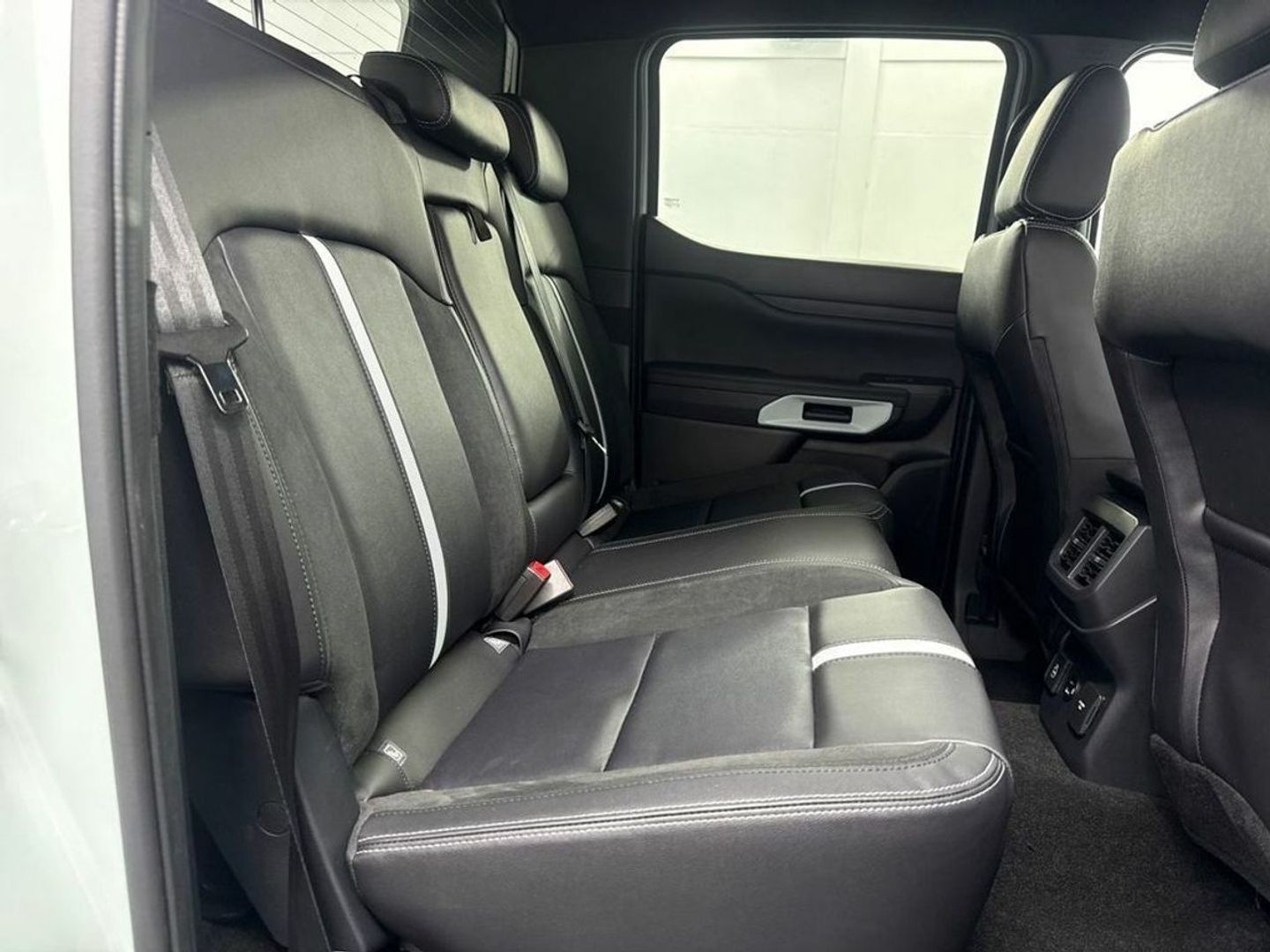 Ford Ranger Pickup 2.3 TIVCT PHEV Doble Cabina Stormtrak e-AWD 206 kW (280 CV)