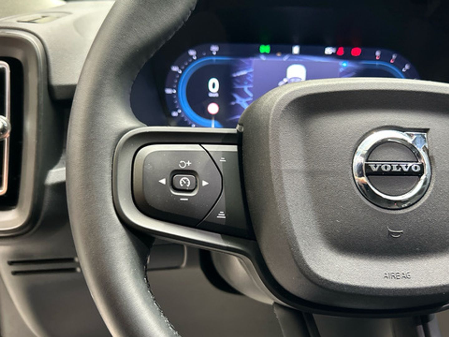 Volvo XC40 B3 G Essential Auto 120 kW (163 CV)