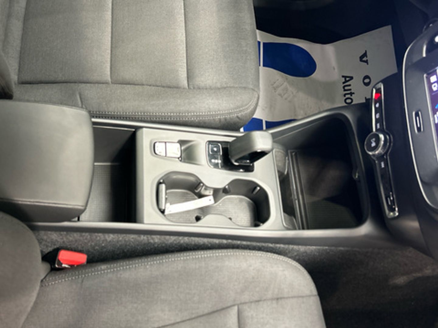 Volvo XC40 B3 G Essential Auto 120 kW (163 CV)