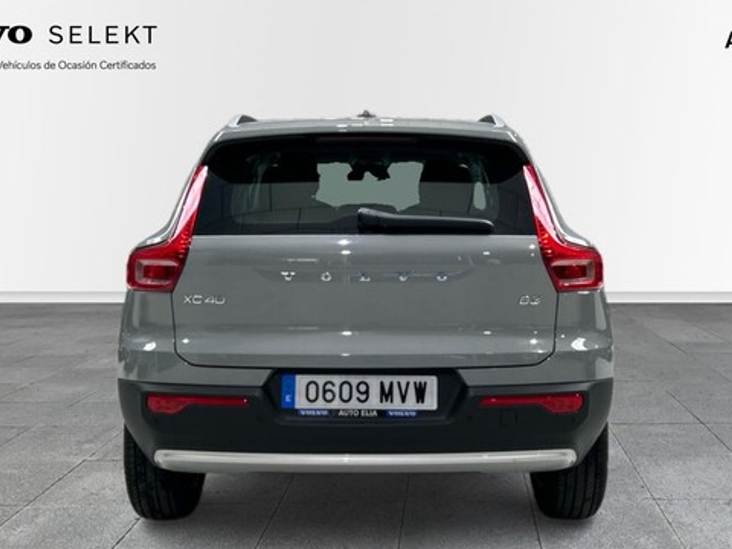 Volvo XC40 B3 G Essential Auto 120 kW (163 CV)