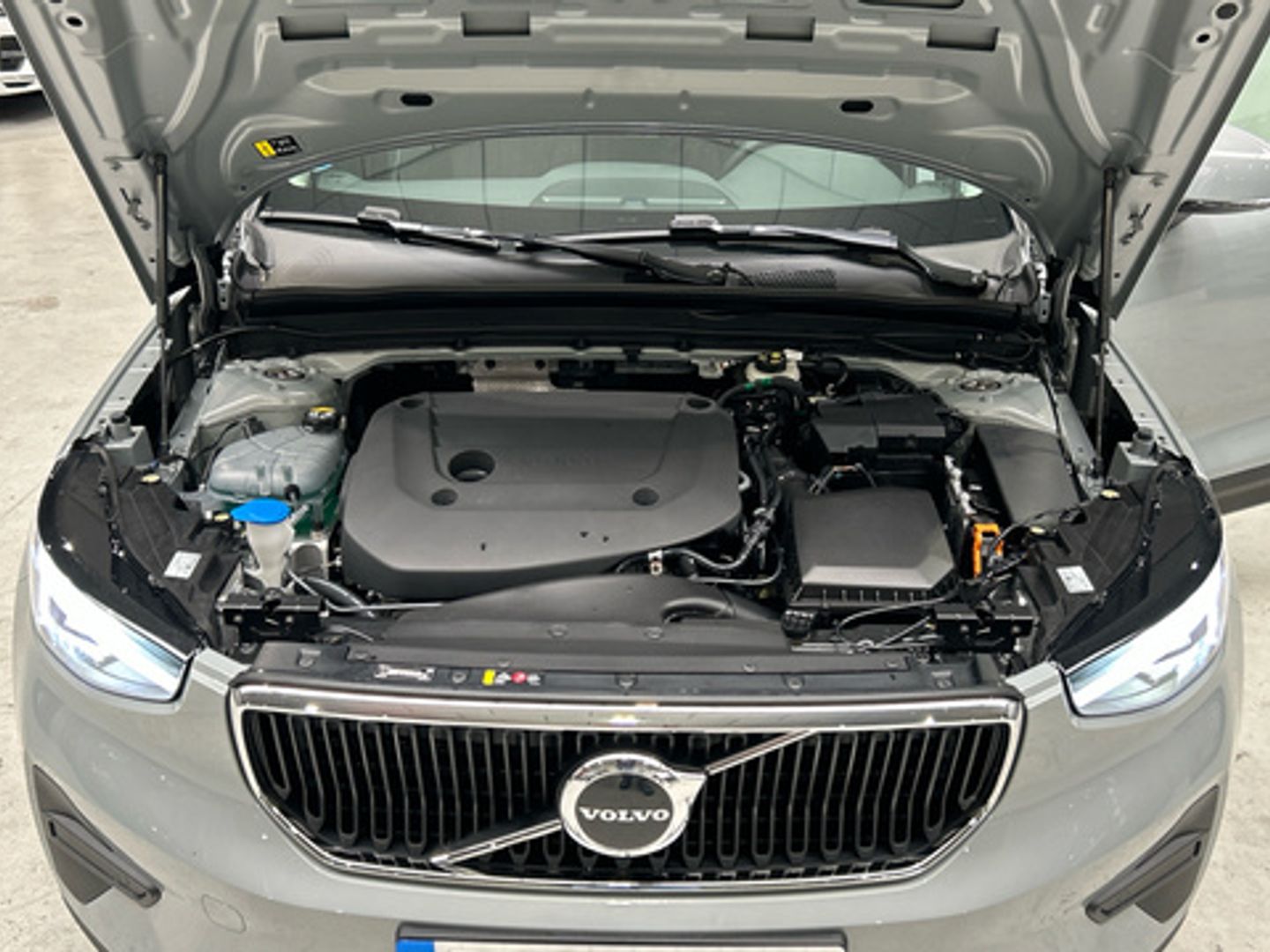Volvo XC40 B3 G Essential Auto 120 kW (163 CV)
