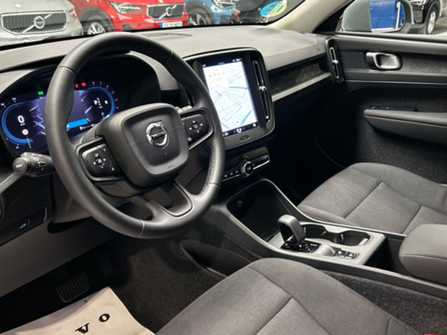 Volvo XC40 B3 G Essential Auto 120 kW (163 CV)