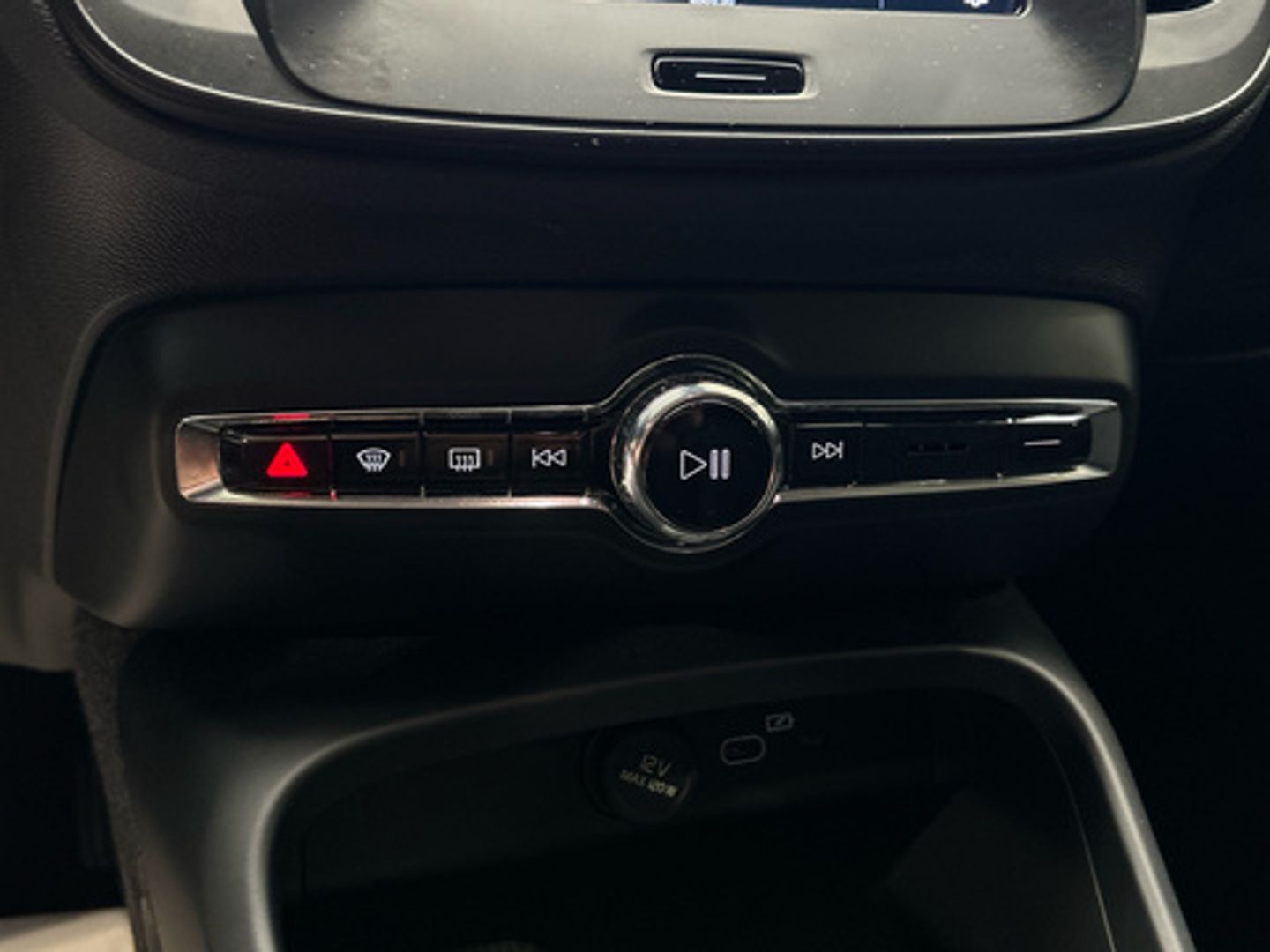 Volvo XC40 B3 G Essential Auto 120 kW (163 CV)