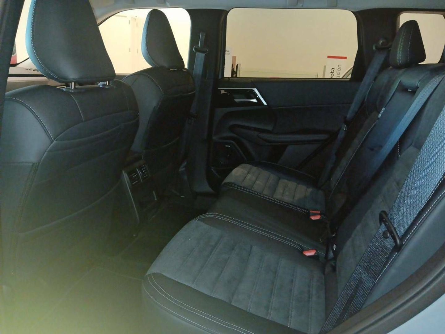 Mitsubishi Outlander 2.4 PHEV Kaiteki 4WD Auto 225 kW (306 CV)