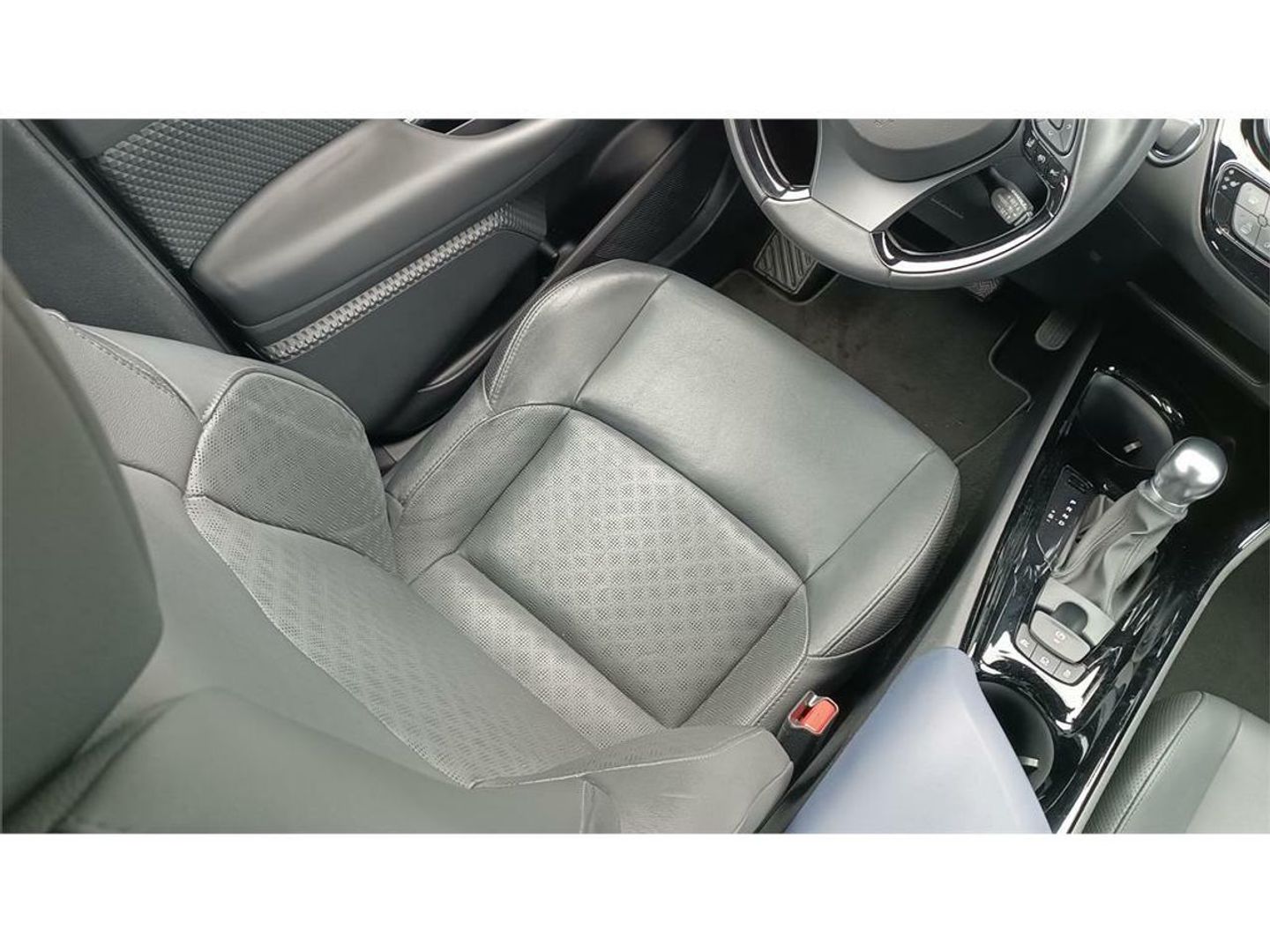 Toyota C-HR 180H Advance 135 kW (184 CV)