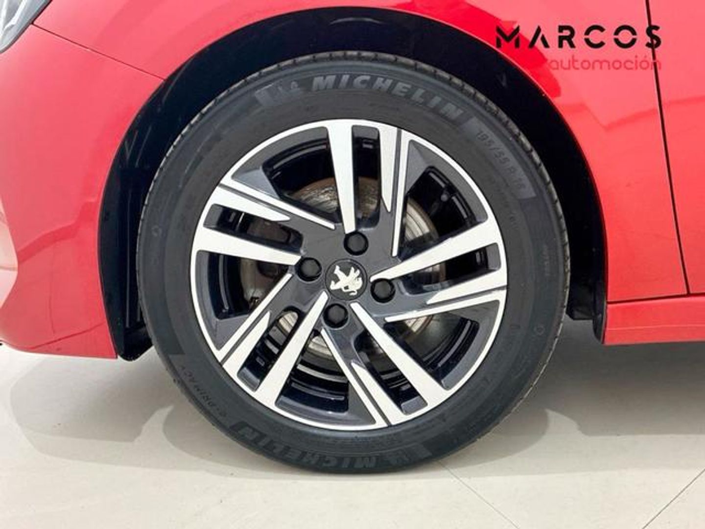 Peugeot 208 PureTech 100 Allure 75 kW (100 CV)