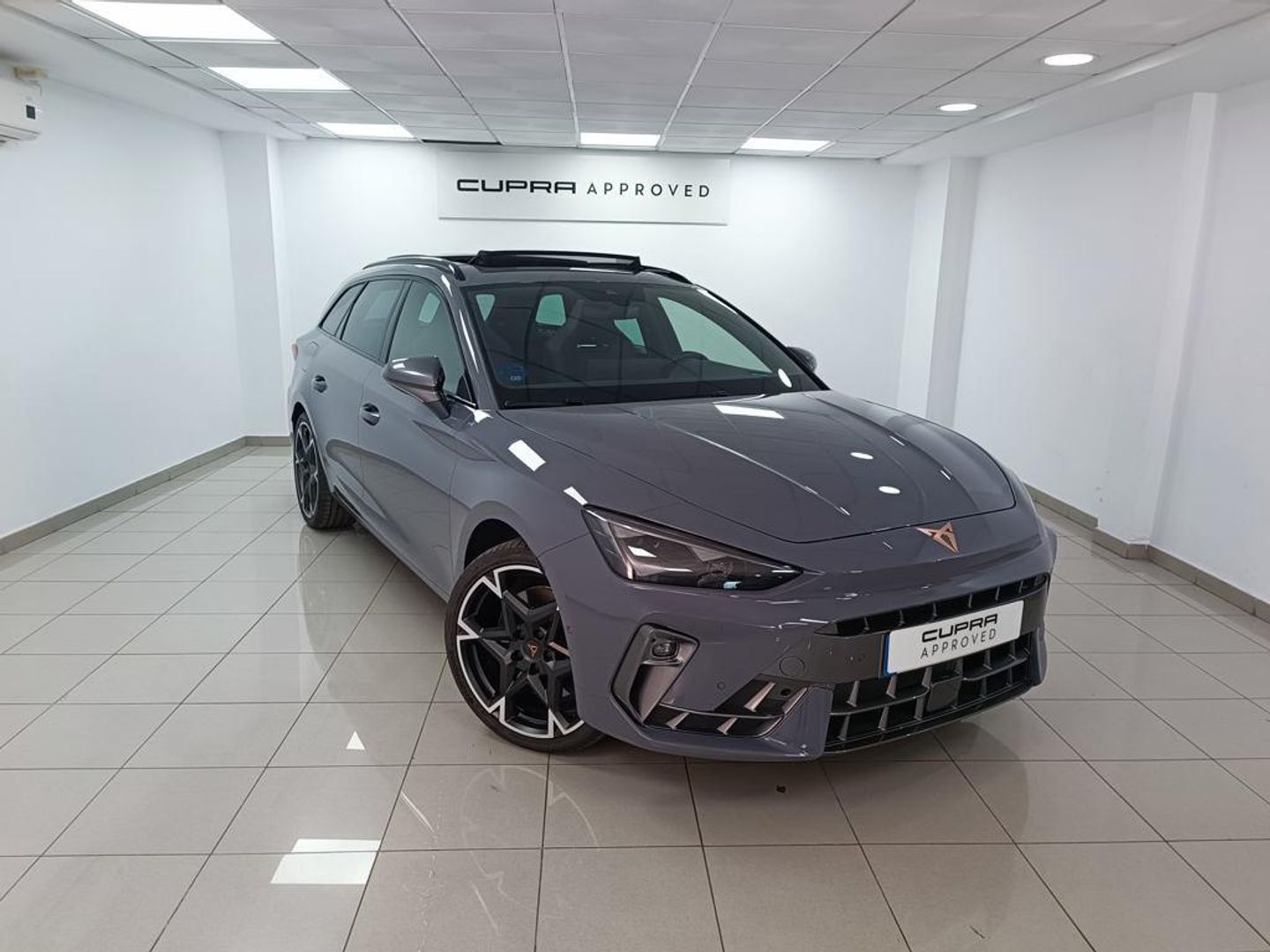 CUPRA Leon Sportstourer 1.5 TSI e-Hybrid VZ DSG 200 kW (272 CV) Gris Familiar