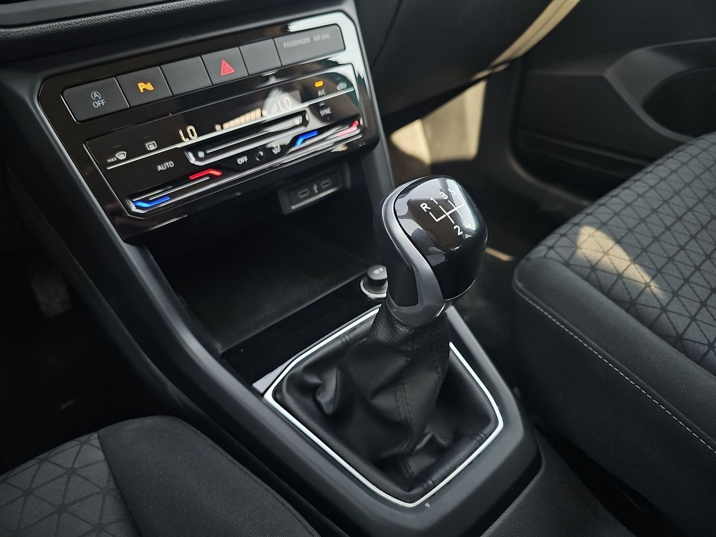 Volkswagen T-Cross Advance 1.0 TSI 70 kW (95 CV)