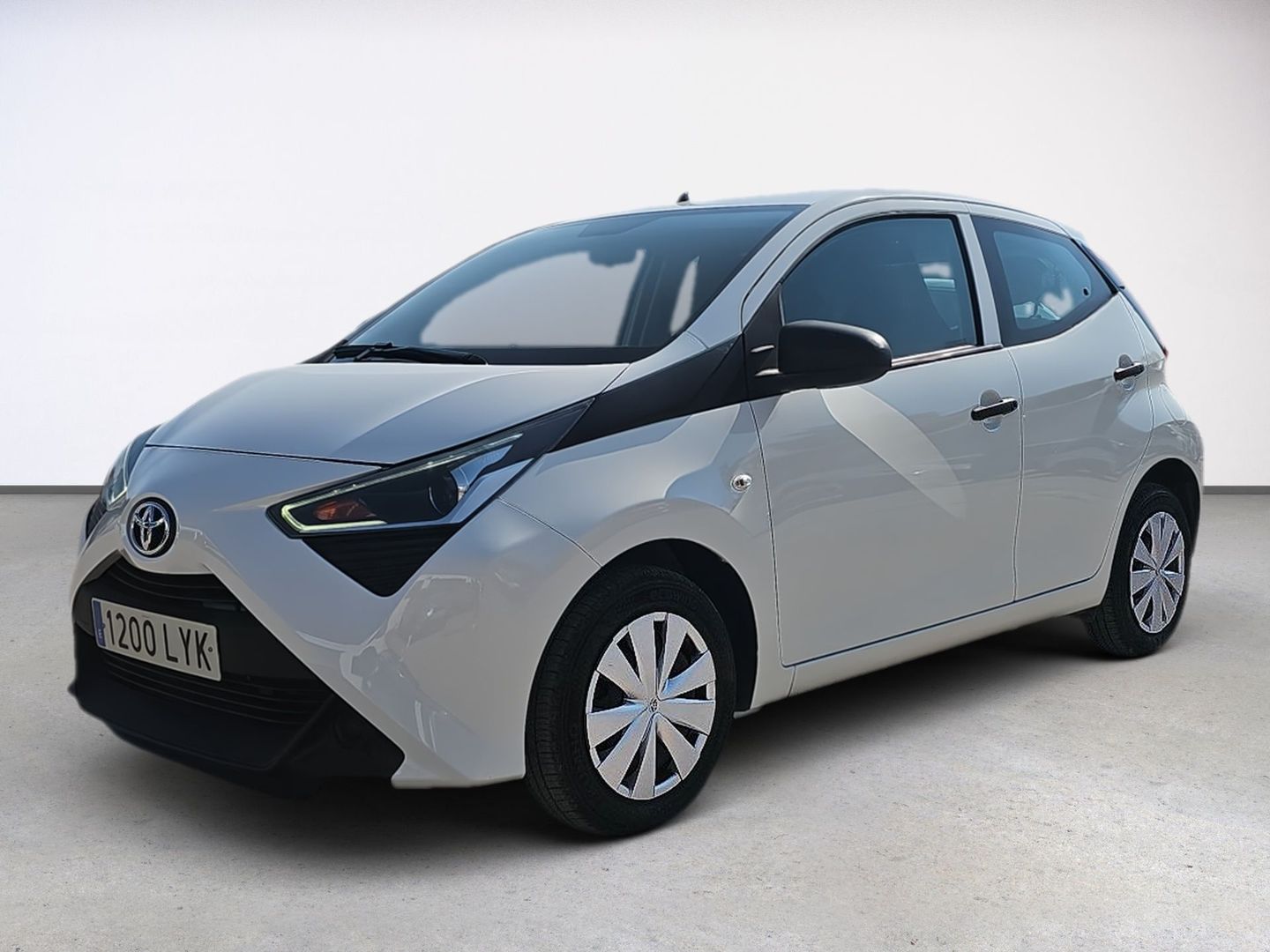Toyota Aygo 1.0 70 x-play 53 kW (72 CV) Blanco Compact
